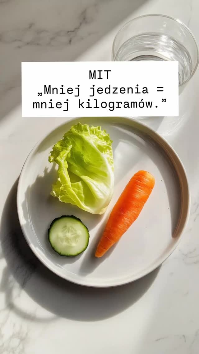 Często słyszymy: „żeby schudnąć, trzeba mniej jeść”.
A prawda jest taka, że trzeba jeść mądrzej i regularnie.
Organizm nie lubi głodu – gdy go głodzisz, zwalnia metabolizm, zatrzymuje wodę, magazynuje „zapasy”.Dlatego zamiast kolejnych ograniczeń, lepiej postawić na mądre wybory i systematyczność.To właśnie jedna z zasad Diety Przyspieszającej Metabolizm – sposobu żywienia, który podleca przemianę materii, pomaga spalać tłuszcz i poprawia stan zdrowia. Z dużymi porcjami!
Więcej o tym przeczytasz na moim blogu 👉 www.szybkaprzemiana.pl#metabolizm #zdrowadieta #dietabezgłodu #szybkaprzemiana #zdroweodchudzanie #dietaprzyspieszającametabolizm #insulinooporność #zdrowenawyki #jemzdrowo #kobiecasprawa
