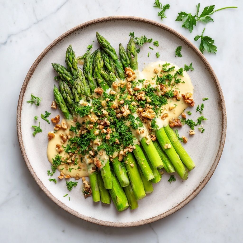 💚 Szybkie szparagi z sosem tahini i orzechami Przekąska naprawdę błyskawiczna, oryginalna i niezwykle apetyczna ✨Jeśli lubicie szparagi i smak tahini - nie wahajcie się, na pewno będzie Wam smakować. Sos z tahini z dodatkiem kuminu smakuje ciut orientalnie, a delikatne szparagi pasują do niego idealnie.3 faza Diety Przyspieszającej Metabolizm 🔥Składniki:- 1 pęczek zielonych szparagów,
- 2 łyżki pasty tahini,
- 4 – 5 łyżek ciepłej wody,
- 1 łyżka soku z cytryny,
- 1/8 łyżeczki ksylitolu,
- spora szczypta soli,
- spora szczypta kuminu,
- łyżka orzechów włoskich/laskowych/pistacji/migdałów (do wyboru),
- podania: świeża kolendra/natka pietruszki/mięta.1️⃣ Ze szparagów usunąć zdrewniałe końcówki.
2️⃣ Zagotować wodę w szerokim garnku lub głębokiej patelni, osolić i do gotującej się wody wrzucić szparagi. Gotować 2-4 minuty.
3️⃣ Pastę tahini, wodę, sok z cytryny, ksylitol, sól i kumin wymieszać widelcem w miseczce .
4️⃣ Szparagi wyłożyć na talerz, polać sosem, posypać orzechami i udekorować kolendrą, natką lub miętą.
.
.
.
#szparagi #wiosna #tahini #przekąska #roslinnie #przepis #szybkiprzepis #zdrowejedzenie #zdrowakuchnia #fitprzepis #przekaska #szybkiejedzenie #wiosenneprzepisy #sezonowo #warzywa #sezam #niskieIG #metabolizm #dieta #dietaprzyspieszajacametabolizm #fit #zdrowenawyki #redukcja #zdrowejedzenie #przepisy #warzywa #zdrowo #prostakuchnia #domowejedzenie